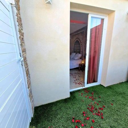 Suite Jaccuzzi En Camargue Port-Saint-Louis-du-Rhône Extérieur photo