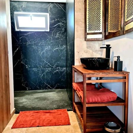Suite Jaccuzzi En Camargue Port-Saint-Louis-du-Rhône Extérieur photo
