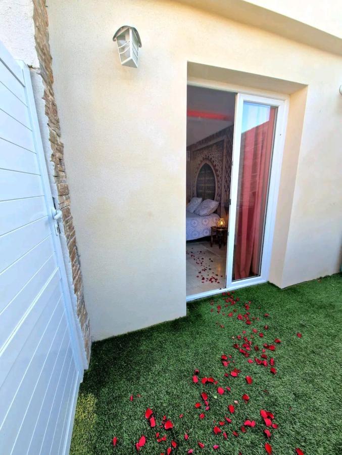 Suite Jaccuzzi En Camargue Port-Saint-Louis-du-Rhône Extérieur photo