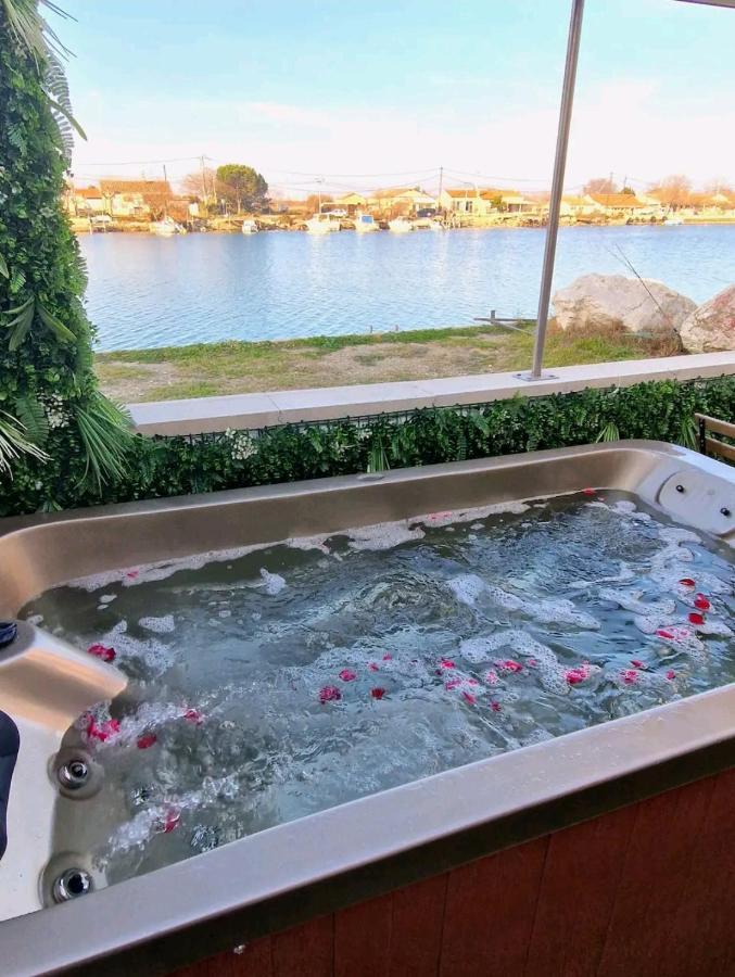 Suite Jaccuzzi En Camargue Port-Saint-Louis-du-Rhône Extérieur photo